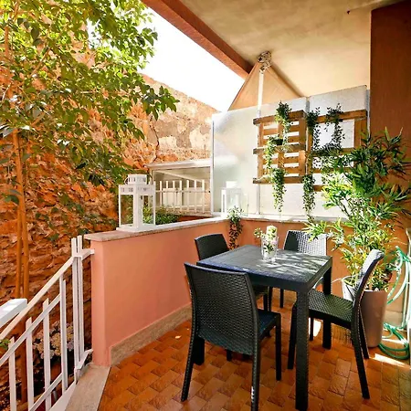 Con Patio A Trastevere דירה *